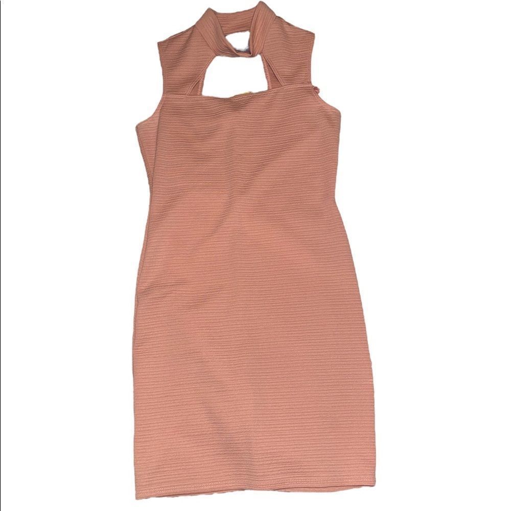 𝅺HOT gal halter style dress with front and back cutouts size medium